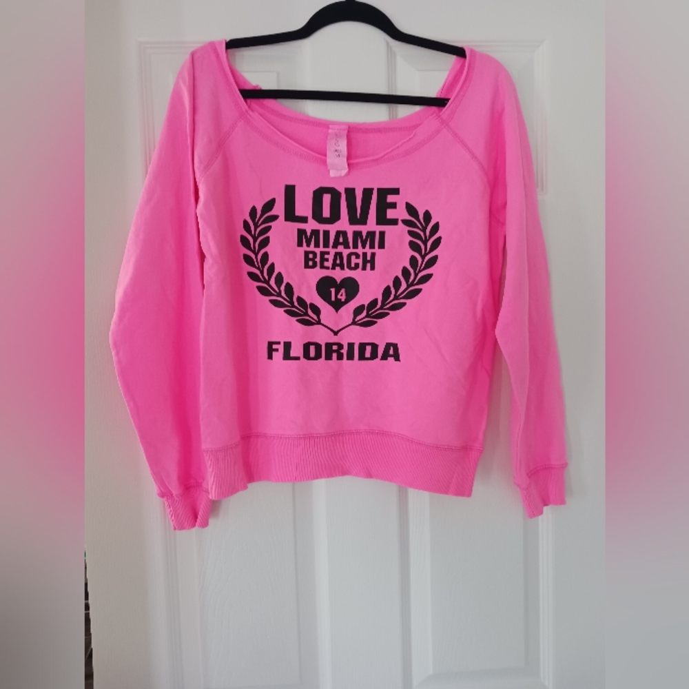 Pink Love Miami Beach Sweater. Mint condition. 100%cotton. Size M